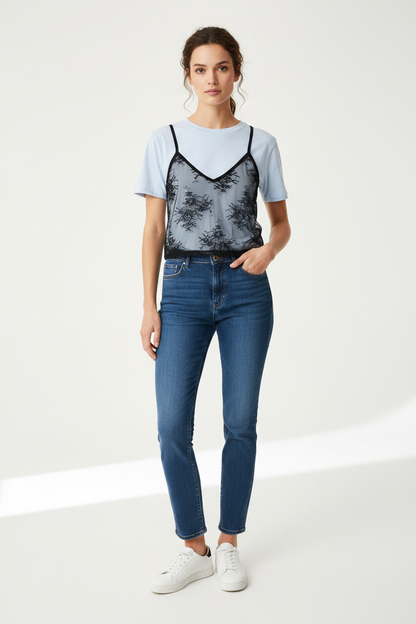 T-shirt cropped con top