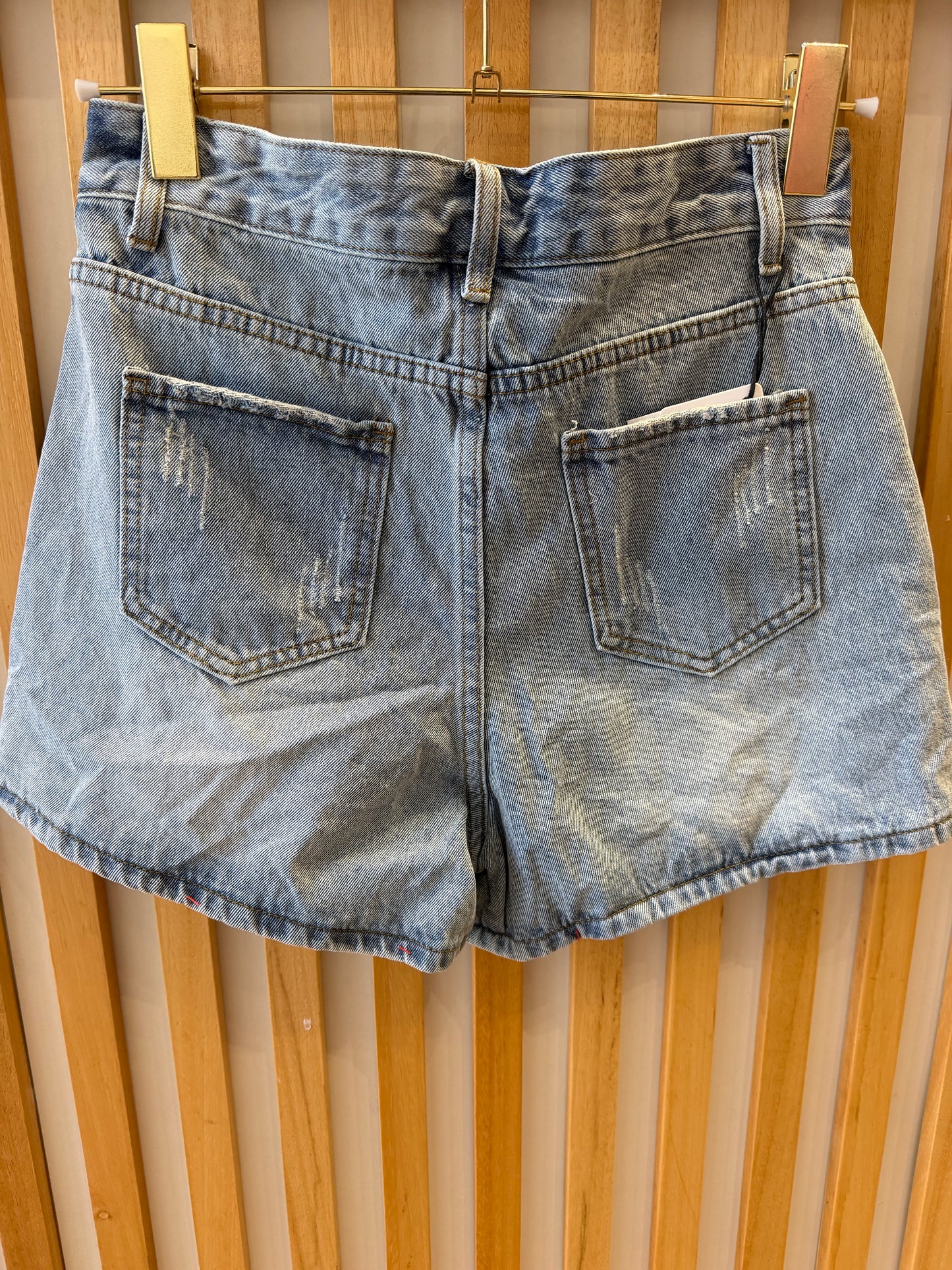 Short denim