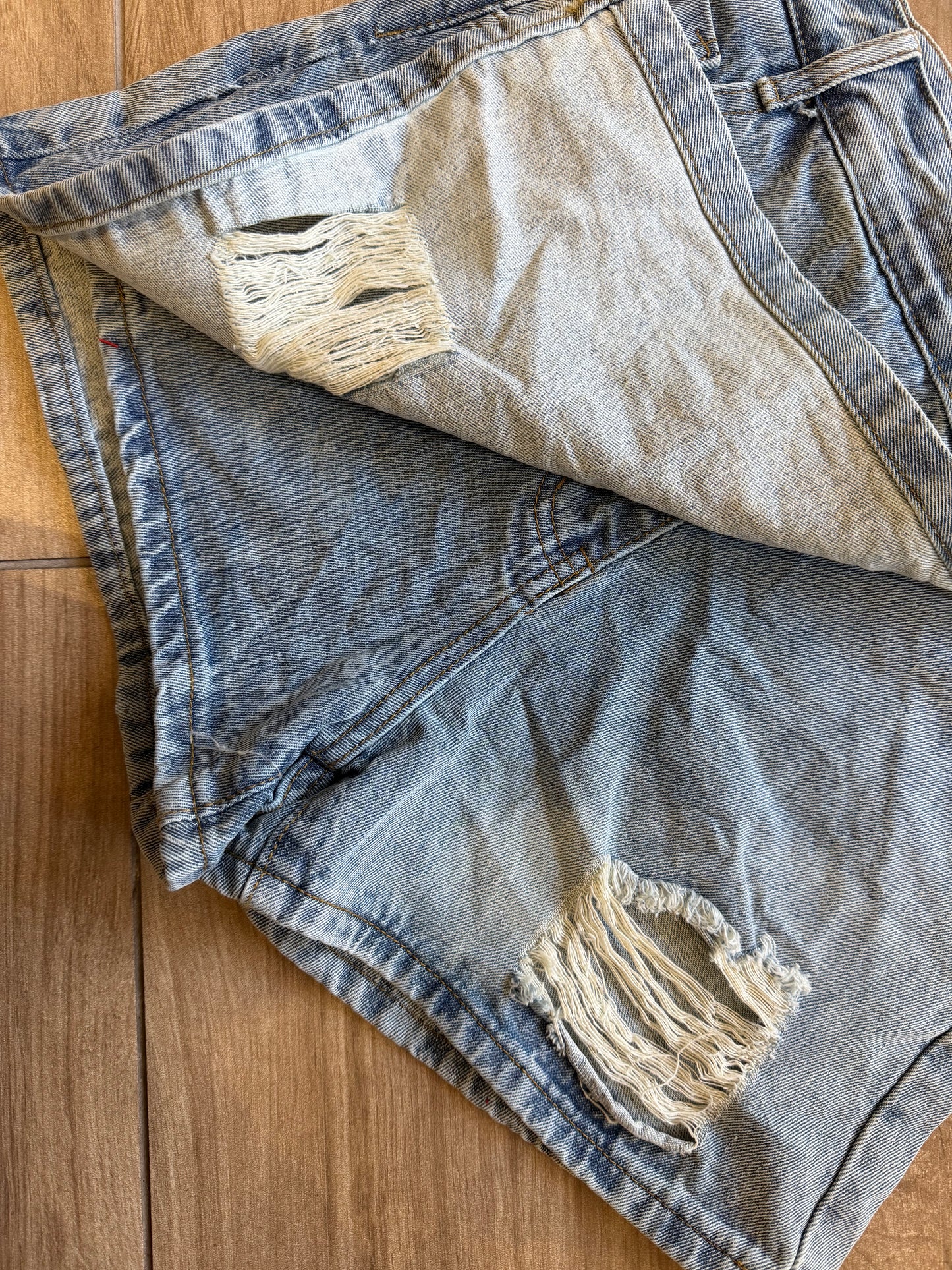 Short denim